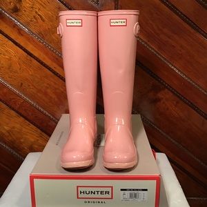 Pink Sand (light pink) Hunter original tall gloss boots size 7